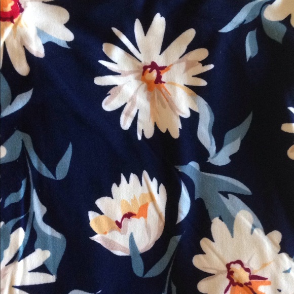 🎀FINAL PRICE🎀 ✨PLUS✨ Daisies Print Leggings - Picture 6 of 8